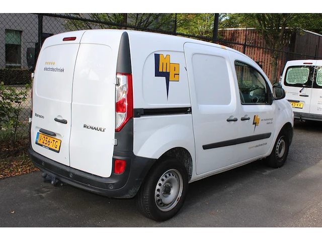 Renault kangoo type w variant fw50s1 diesel euro 6 met kenteken v-689-dp. datum eerste toelating 31-01-2017 - afbeelding 2 van  9