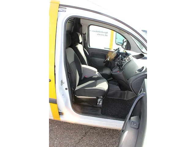 Renault kangoo type w variant rfk9k diesel euro 6 met kenteken vhj-32-j. datum eerste toelating 29 oktober ... - afbeelding 2 van  10