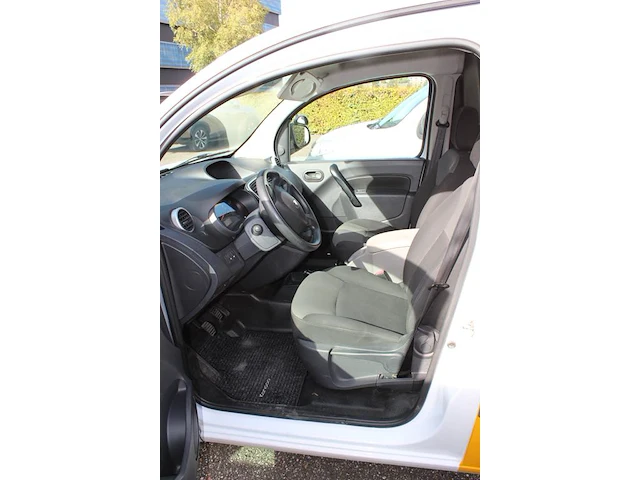 Renault kangoo type w variant rfk9k diesel euro 6 met kenteken vhj-32-j. datum eerste toelating 29 oktober ... - afbeelding 7 van  10