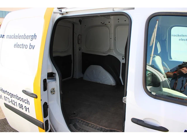 Renault kangoo type w variant rfk9k diesel euro 6 met kenteken vhj-32-j. datum eerste toelating 29 oktober ... - afbeelding 10 van  10