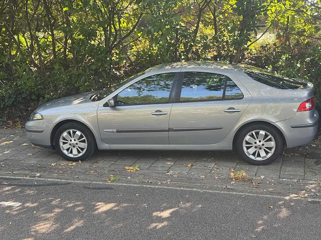 Renault laguna 1.6-16v tech line, 87-sv-kh - afbeelding 8 van  11