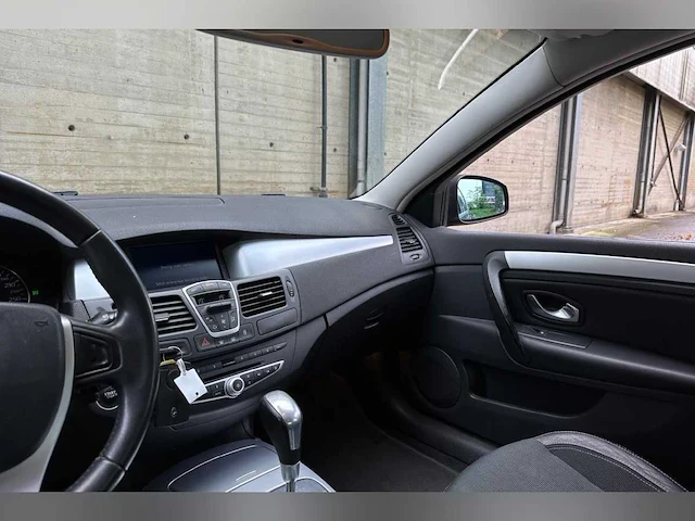 Renault laguna 2.0 16v t dynamique 170pk 2007 (origineel-nl), 75-xv-rg - afbeelding 19 van  51