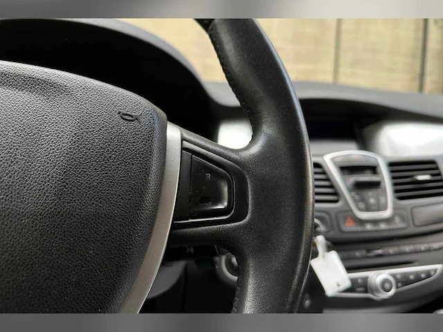 Renault laguna 2.0 16v t dynamique 170pk 2007 (origineel-nl), 75-xv-rg - afbeelding 22 van  51