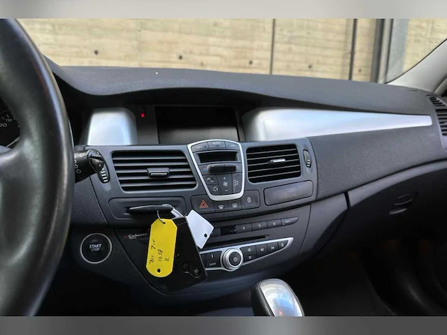 Renault laguna 2.0 16v t dynamique 170pk 2007 (origineel-nl), 75-xv-rg - afbeelding 27 van  51