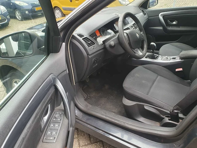 Renault laguna estate - 2.0 16v celsium* , 46-nkb-6 - afbeelding 5 van  9