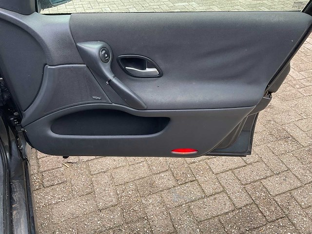 Renault laguna grand tour -automaat- 89-rd-gs - afbeelding 8 van  25