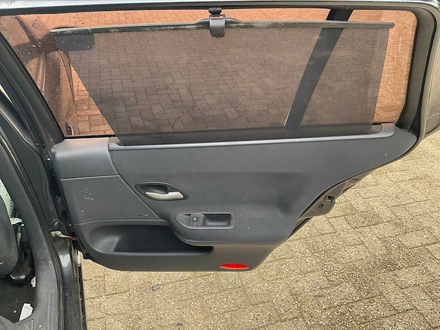 Renault laguna grand tour -automaat- 89-rd-gs - afbeelding 11 van  25