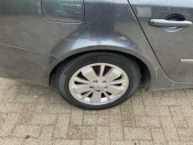 Renault laguna grand tour -automaat- 89-rd-gs - afbeelding 25 van  25