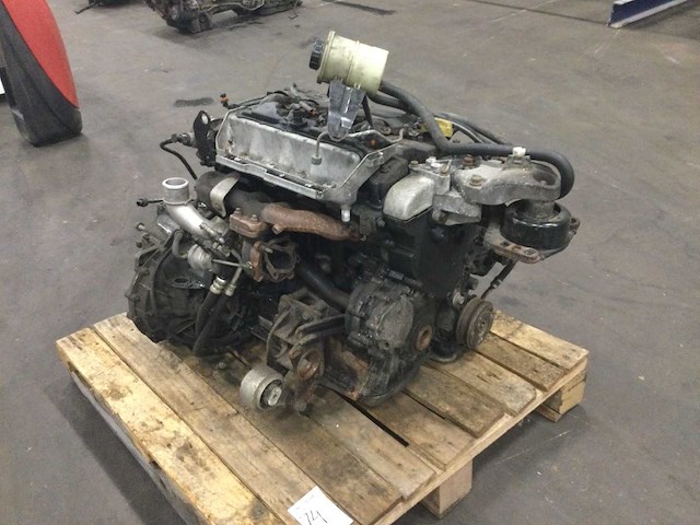 Renault master g9u motorblok - afbeelding 1 van  3
