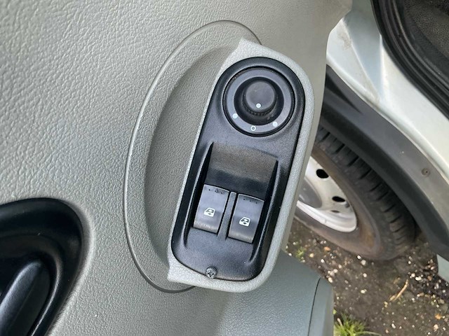 Renault master t 35 l2/h2 2.5 dci q 88 kw e4 camper - afbeelding 13 van  29