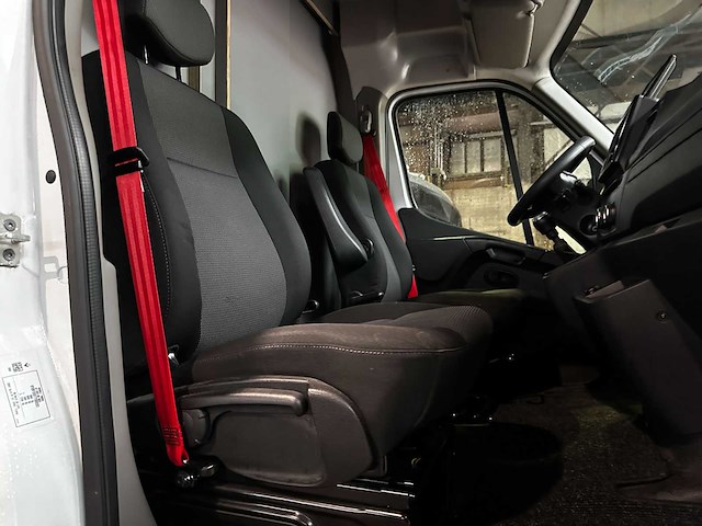 Renault master t35 2.3dci l3h2 w.e. 135pk 2024 (origineel-nl + 1e eigenaar), v-22-hbv - afbeelding 32 van  35