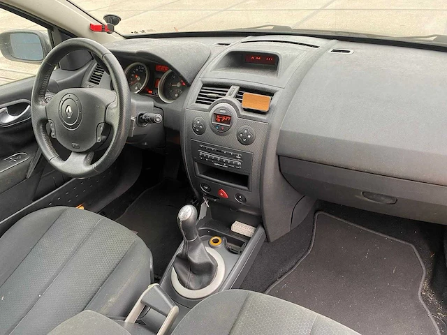 Renault mégane 1.6-16v dynam.luxe , 91-nd-gf - afbeelding 7 van  17