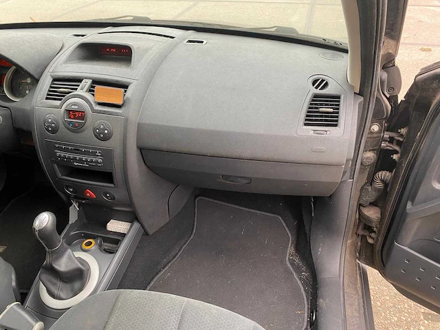 Renault mégane 1.6-16v dynam.luxe , 91-nd-gf - afbeelding 8 van  17