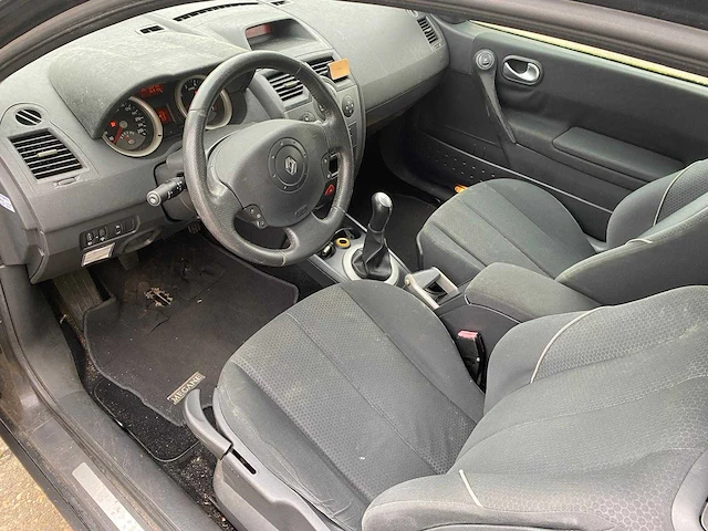 Renault mégane 1.6-16v dynam.luxe , 91-nd-gf - afbeelding 3 van  17
