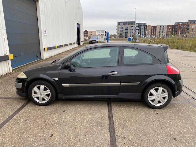 Renault mégane 1.6-16v sport dynam.luxe 91-nd-gf - afbeelding 1 van  3