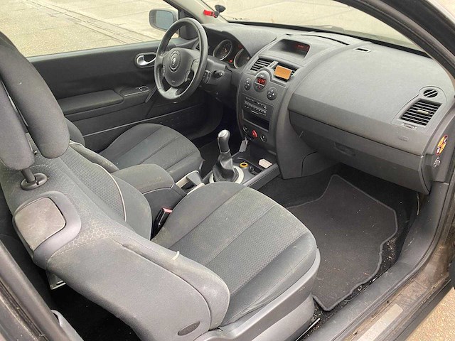 Renault mégane 1.6-16v sport dynam.luxe 91-nd-gf - afbeelding 5 van  17