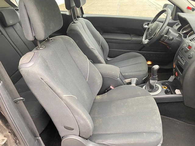 Renault mégane 1.6-16v sport dynam.luxe 91-nd-gf - afbeelding 6 van  17