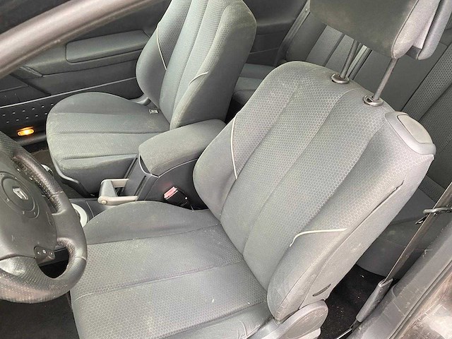 Renault mégane 1.6-16v sport dynam.luxe 91-nd-gf - afbeelding 9 van  17