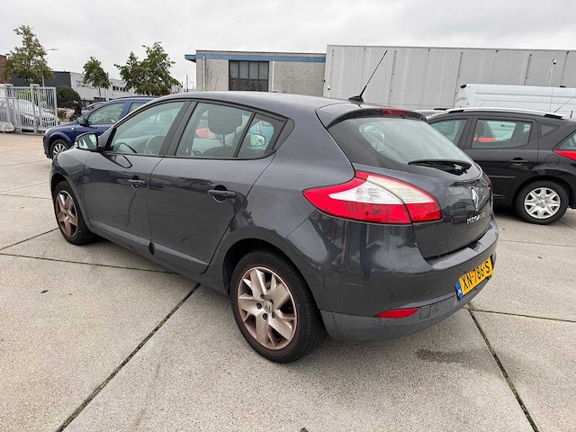 Renault mégane 1.6 authentique xn-786-s - afbeelding 2 van  5