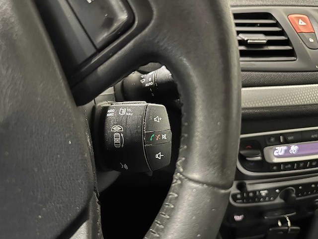 Renault mégane 1.6 dynamique 97-knd-1 - afbeelding 4 van  11