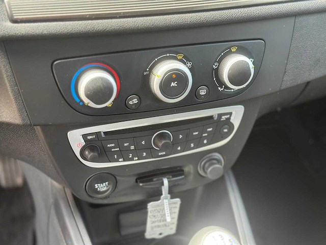 Renault mégane 1.6 expression, 97-hrv-3 - afbeelding 1 van  8