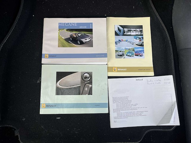Renault mégane coupé-cabriolet 1.6-16v exception 2007 | 95-xf-kl - afbeelding 14 van  23