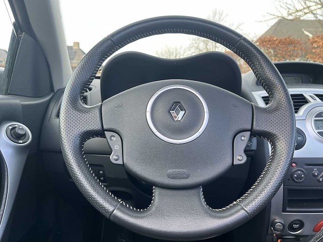 Renault mégane coupé-cabriolet 1.6-16v exception 2007 | 95-xf-kl - afbeelding 11 van  29