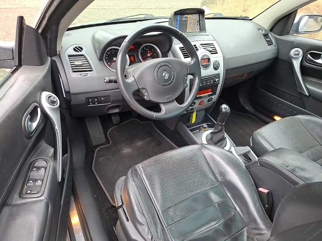 Renault mégane coupé-cabriolet 1.6-16v privilège luxe, 64-rb-sz - afbeelding 17 van  17