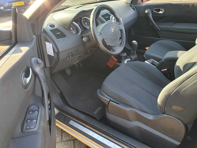 Renault mégane coupé-cabriolet 1.6-16v privilège luxe, 91-pl-td - afbeelding 5 van  9