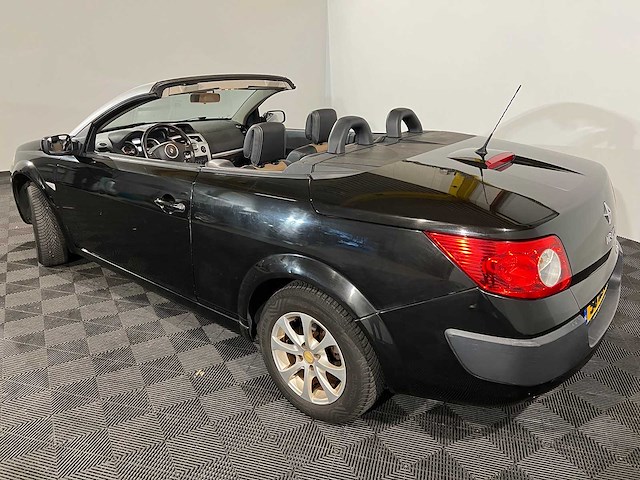 Renault mégane coupé-cabriolet 2.0-16v exception, 56-xj-nr - afbeelding 10 van  17