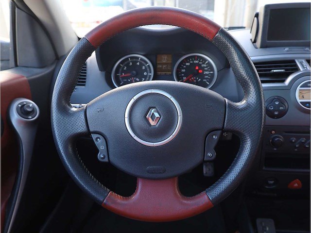 Renault mégane coupé-cabriolet 2.0-16v tech line 2006, 84-sr-rr - afbeelding 18 van  31