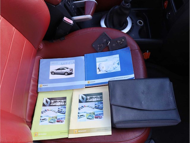 Renault mégane coupé-cabriolet 2.0-16v tech line 2006, 84-sr-rr - afbeelding 25 van  36