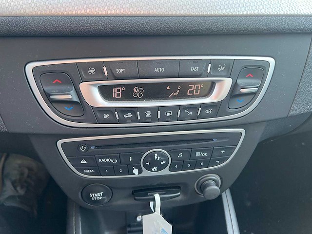 Renault mégane estate - 1.4 tce dynamique , 19-phr-3 - afbeelding 4 van  17