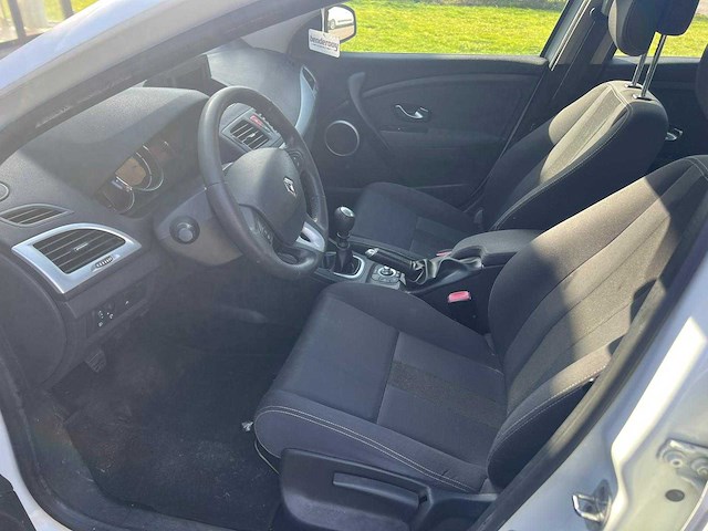 Renault mégane estate - 1.4 tce dynamique , 19-phr-3 - afbeelding 8 van  17