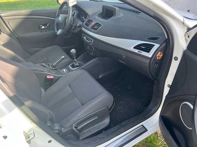 Renault mégane estate - 1.4 tce dynamique , 19-phr-3 - afbeelding 11 van  19