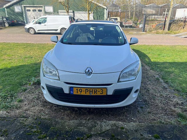 Renault mégane estate - 1.4 tce dynamique , 19-phr-3 - afbeelding 12 van  19