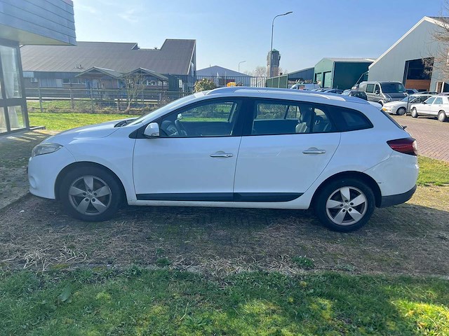 Renault mégane estate - 1.4 tce dynamique , 19-phr-3 - afbeelding 15 van  19