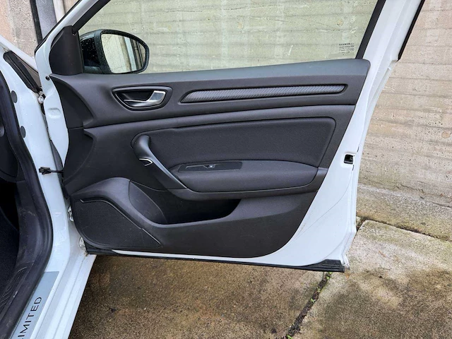 Renault mégane estate 1.3 tce limited 116pk 2020 (origineel-nl + 1e eigenaar), j-866-gx - afbeelding 20 van  24