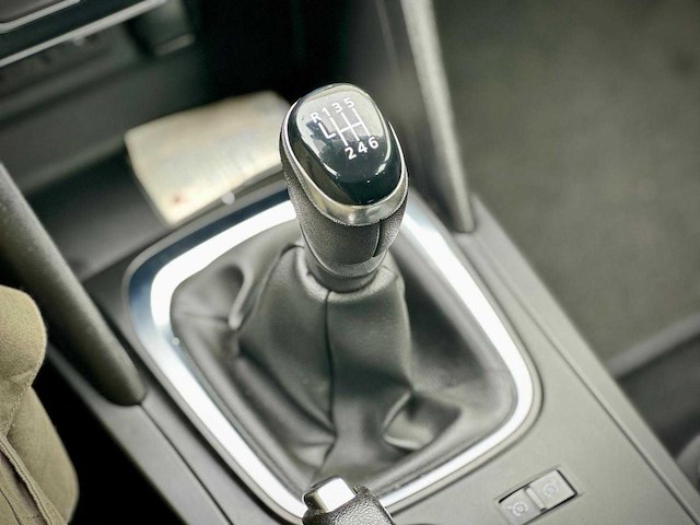 Renault mégane estate 1.5 blue dci limited; n-331-gk - afbeelding 1 van  11