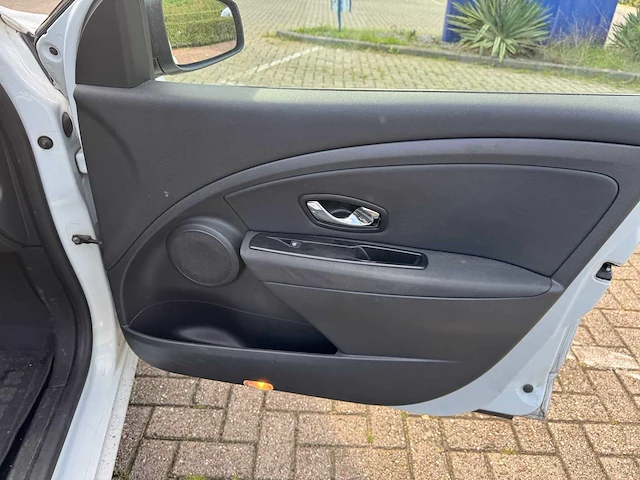 Renault mégane estate 1.5 dci expression 64-tts-8 - afbeelding 17 van  19