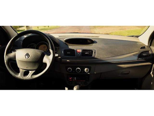 Renault mégane estate 1.6 authentique 2010 - afbeelding 3 van  21