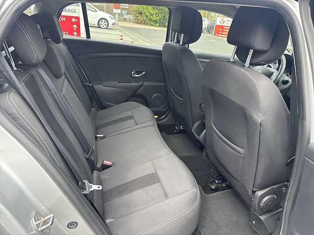 Renault mégane estate 1.6 dynamique 2010 | 92-nph-4 - afbeelding 13 van  22