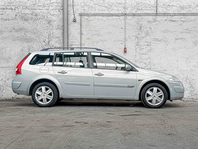 Renault mégane grand tour 2.0-16v dynam.luxe 135pk 2005, 99-rv-zb - afbeelding 1 van  36