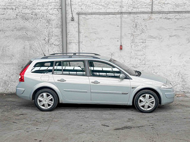 Renault mégane grand tour 2.0-16v dynam.luxe 135pk 2005, 99-rv-zb - afbeelding 3 van  36