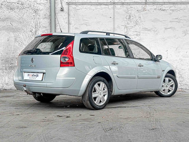 Renault mégane grand tour 2.0-16v dynam.luxe 135pk 2005, 99-rv-zb - afbeelding 4 van  36