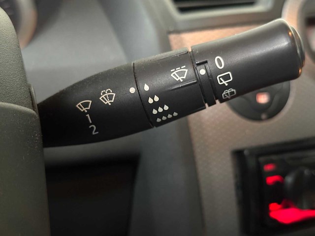 Renault mégane grand tour 2.0-16v dynam.luxe 135pk 2005, 99-rv-zb - afbeelding 25 van  36