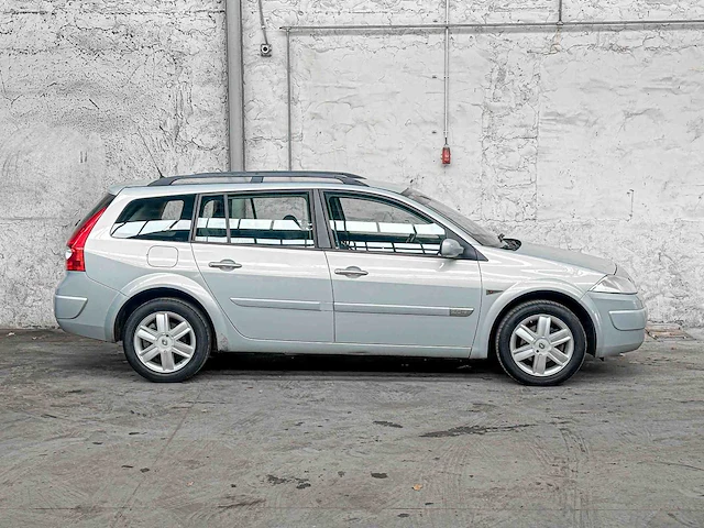 Renault mégane grand tour 2.0-16v dynam.luxe 135pk 2005, 99-rv-zb - afbeelding 11 van  21