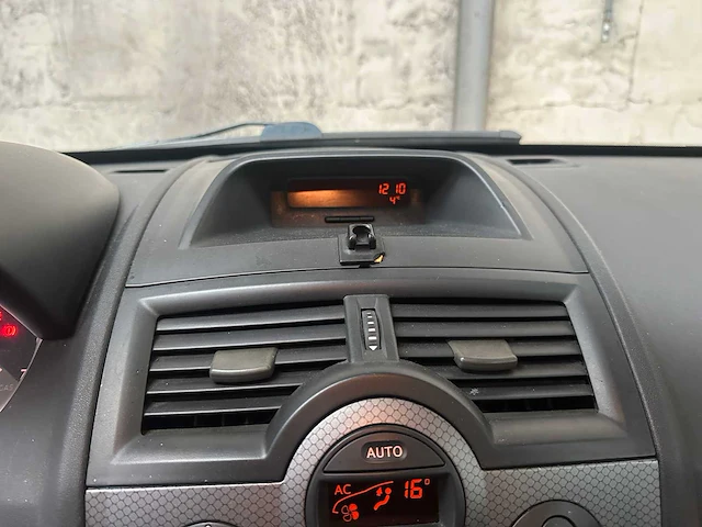 Renault mégane grand tour 2.0-16v dynam.luxe 135pk 2005, 99-rv-zb - afbeelding 20 van  36