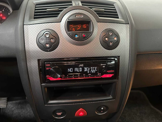 Renault mégane grand tour 2.0-16v dynam.luxe 135pk 2005, 99-rv-zb - afbeelding 21 van  36