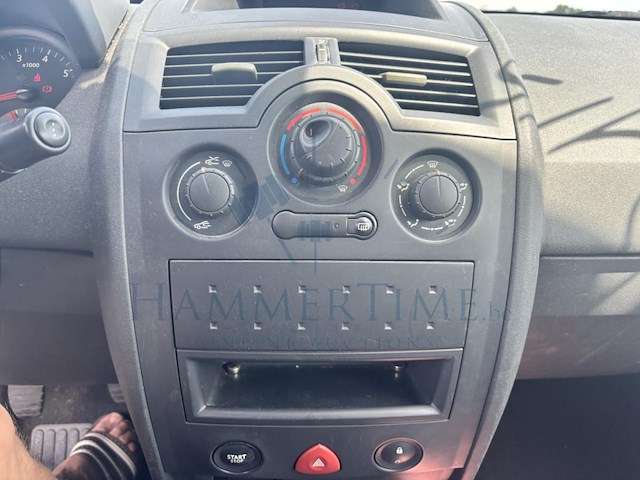 Renault megane sedan 1.6i 16v authentique confort,2004 - afbeelding 10 van  36